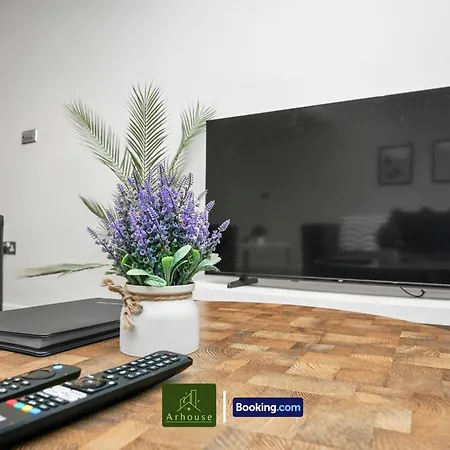 Two Bedroom By Arhouse Short Lets & Serviced Clapham With Free Wifi