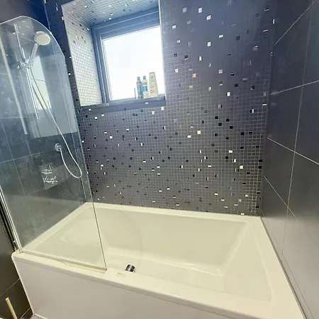 Ample 3-bedroom Flat With Lift In Kings Cross, Islington Apartment