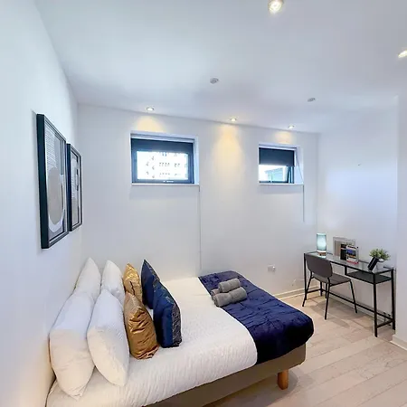 Apartment Ample 3-bedroom Flat With Lift In Kings Cross, Islington