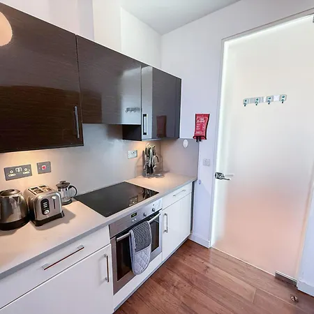 Apartment Ample 3-bedroom Flat With Lift In Kings Cross, Islington London