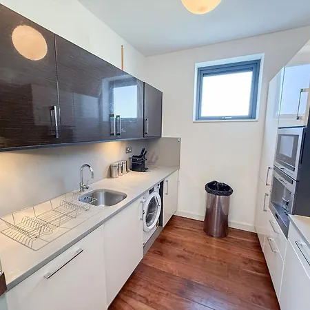Ample 3-bedroom Flat With Lift In Kings Cross, Islington