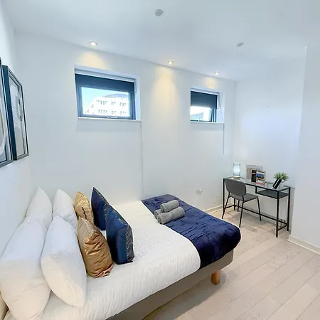 Apartment Ample 3-bedroom Flat With Lift In Kings Cross, Islington *
