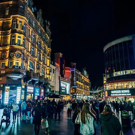 Soho - Piccadilly Circus Modern One Bedroom Flat Apartment *