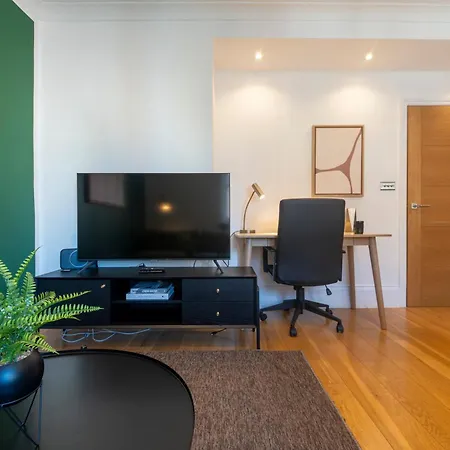Soho - Piccadilly Circus Modern One Bedroom Flat London