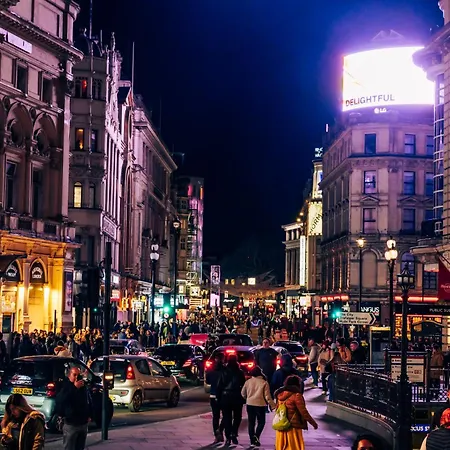 Soho - Piccadilly Circus Modern One Bedroom Flat Apartment London