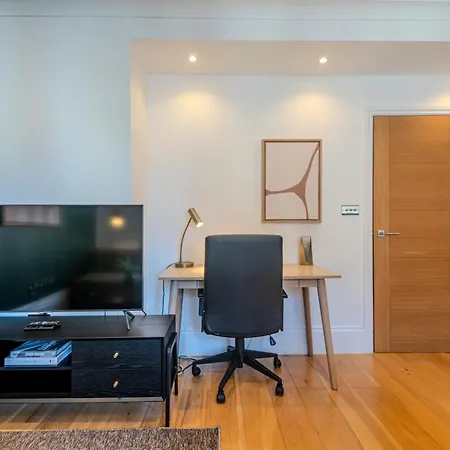 Soho - Piccadilly Circus Modern One Bedroom Flat