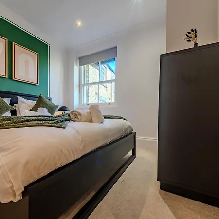 Soho - Piccadilly Circus Modern One Bedroom Flat Apartment London