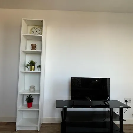 3 Bed Balcony Greenwich Retreat Apartment *