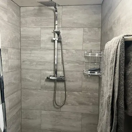 Apartment Elite Away From London