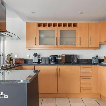 Short At Millharbour Appartement Londen