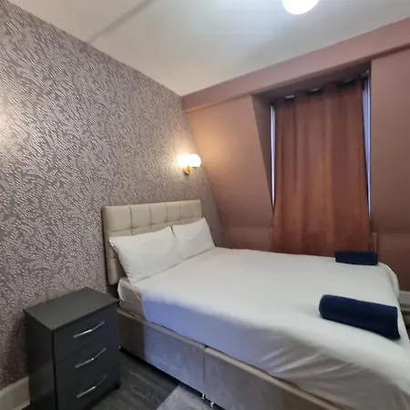 A8-3rd Floor 3-bed Flat In Elephant And Castle *