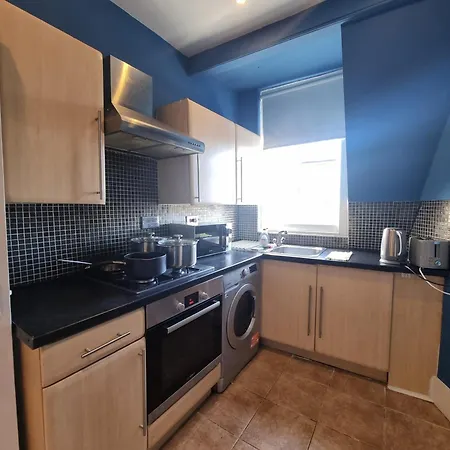 A8-3rd Floor 3-bed Flat In Elephant And Castle * London
