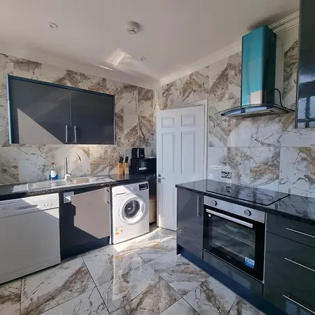 4th Flr Fantastic 3 Bedroom Flat In W2-g15