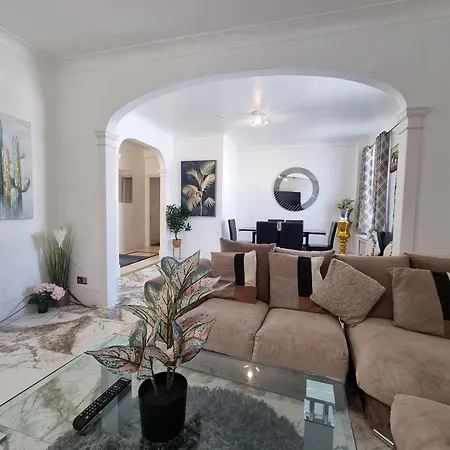 4th Flr Fantastic 3 Bedroom Flat In W2-g15 Apartment