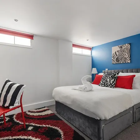 Bright & Cosy 2 Bedroom With Garden In Appartement Londen