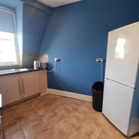 A8-3rd Floor 3-bed Flat In Elephant And Castle