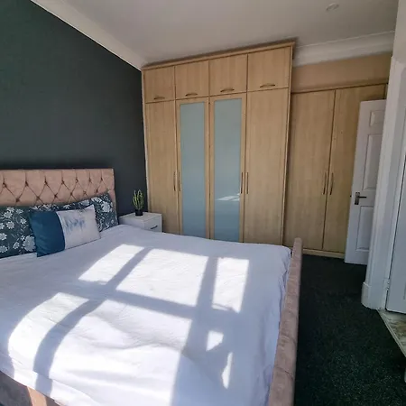 4th Flr Fantastic 3 Bedroom Flat In W2-g15 London