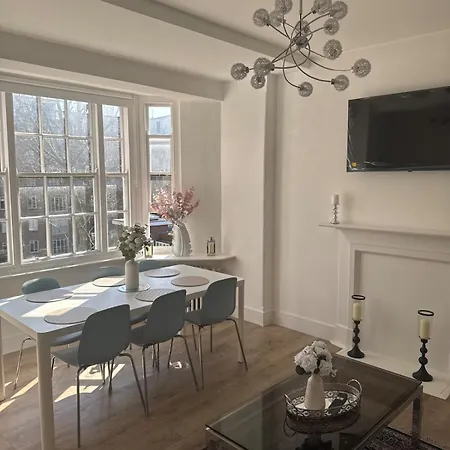 Queensway Dream, Hyde Park * London