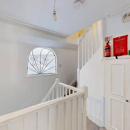 Charring Cross London, Prime Location Homestay *