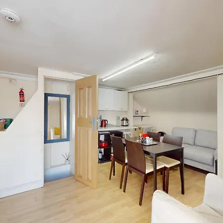 Charring Cross London, Prime Location Homestay