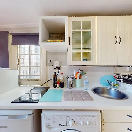 Charring Cross London, Prime Location * London