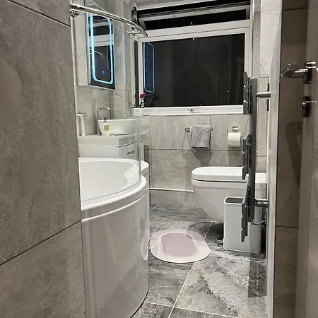Modern Living, Minutes From London Apartment