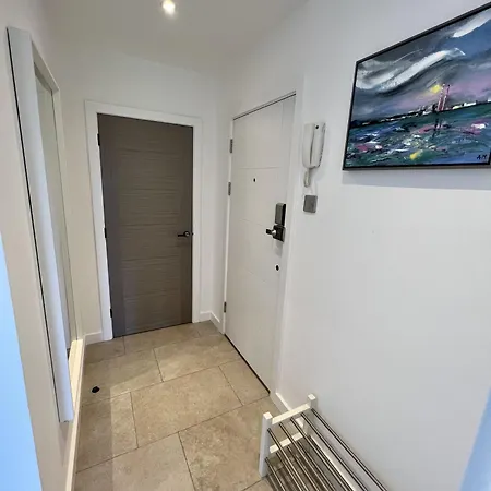 Modern Living, Minutes From London Bromley