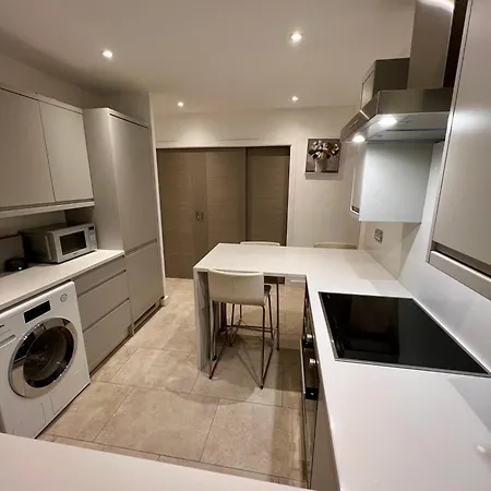 Modern Living, Minutes From London Apartment Bromley