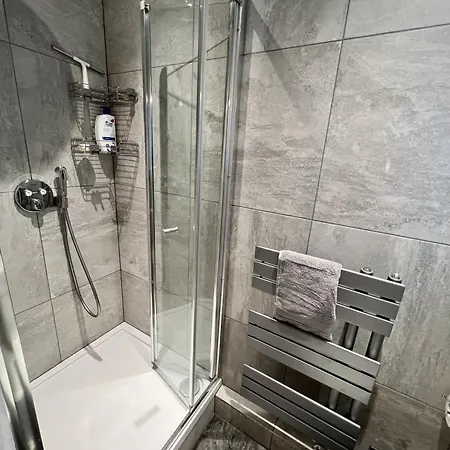 Apartment Modern Living, Minutes From London Bromley