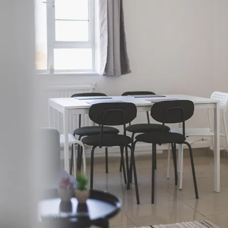Amazing Location 3-bed In Paddington & Hyde Park Apartment