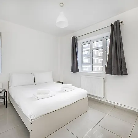 Amazing Location 3-bed In Paddington & Hyde Park Apartment