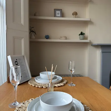 Amanah - 2 Bed Iconic Abbey Road Zone 2 * London