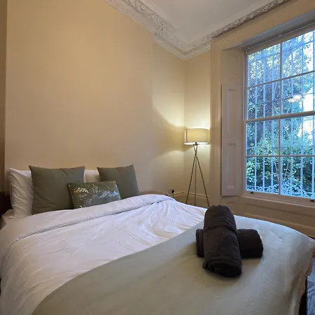 Apartment Amanah - 2 Bed Iconic Abbey Road Zone 2 London