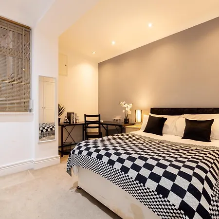 Charming Retreat In Apartment London