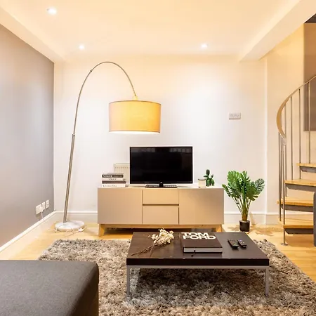 Charming Retreat In Apartment *