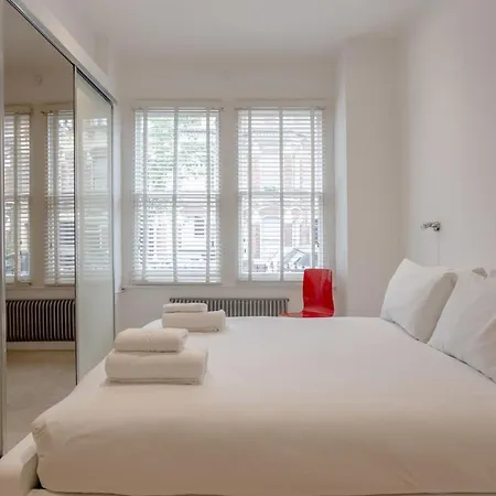 Bright Modern Large 1 Bed Flat In Battersea Clapham Junction * London