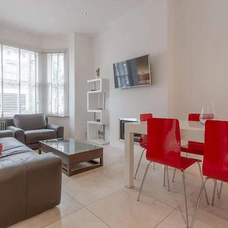 Bright Modern Large 1 Bed Flat In Battersea Clapham Junction