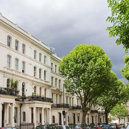 Modern Flat On Charming Warwick Avenue Apartment *