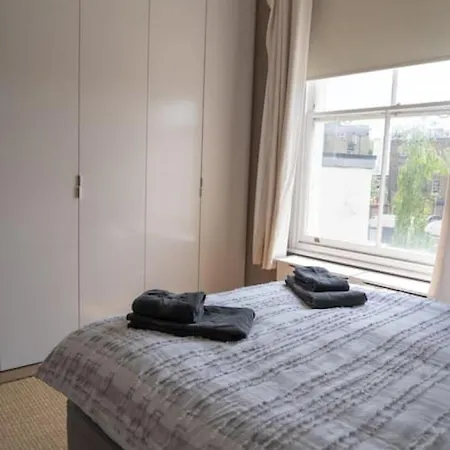 Apartment Modern Flat On Charming Warwick Avenue *
