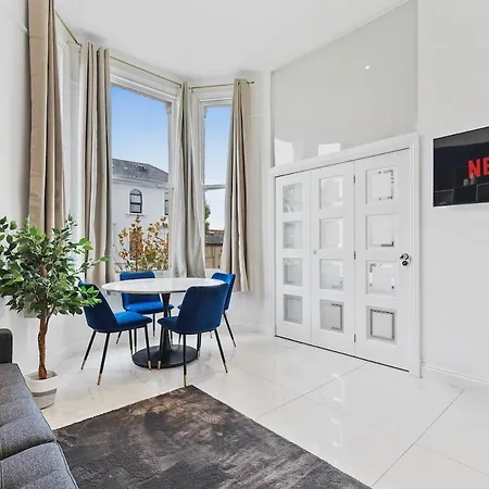 Apartment Chic 2 Bed Flat West