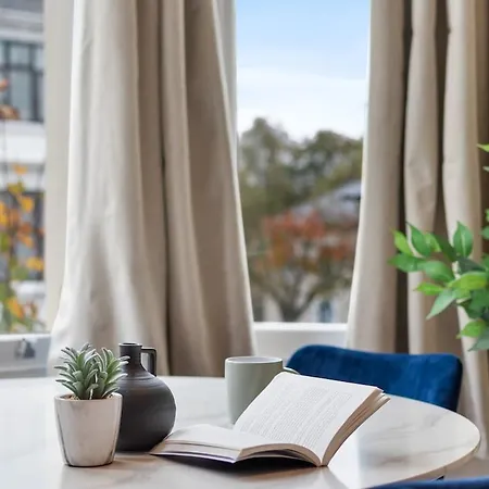 Apartment Chic 2 Bed Flat West
