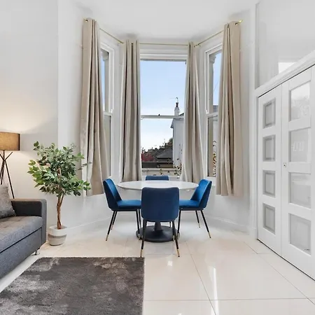 Apartment Chic 2 Bed Flat West