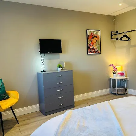 Apartment Travard Heathrow 382 *