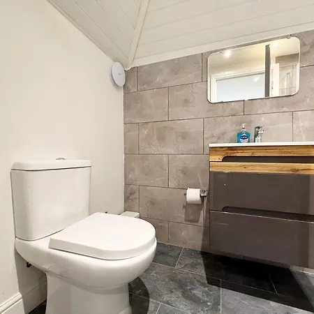 Kai's Place In Finchley - 3 Double Beds, Ideal For Families アパート