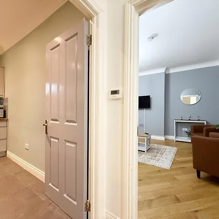 Kai's Place In Finchley - 3 Double Beds, Ideal For Families ヘンドン