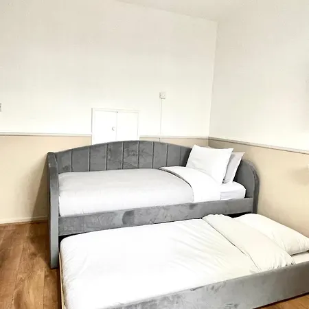 6 Beds London