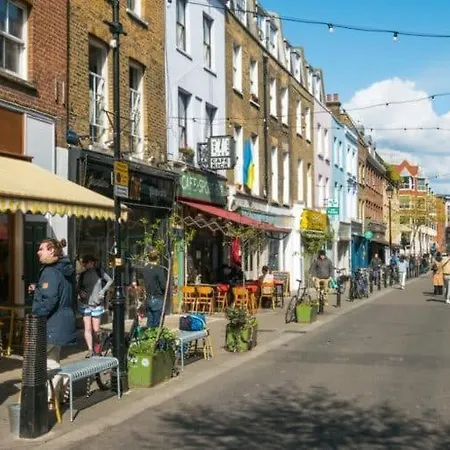 Bright & Stylish Near Islington & Camden
