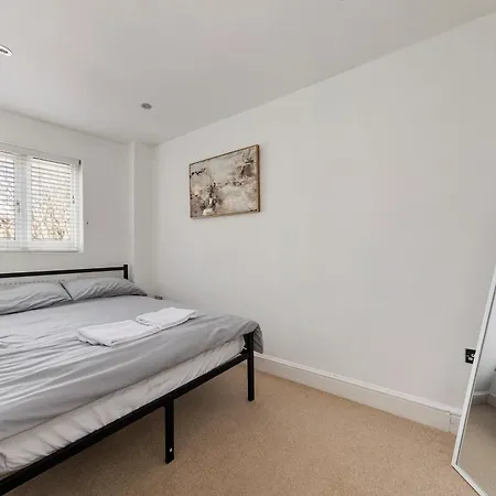 Apartment Bright & Stylish Near Islington & Camden London