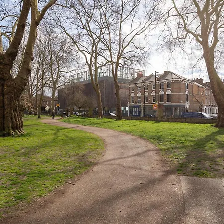 Bright & Stylish Near Islington & Camden London