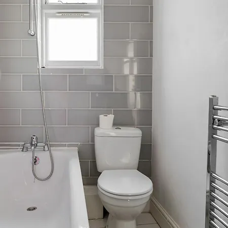 Bright & Stylish Near Islington & Camden Apartment
